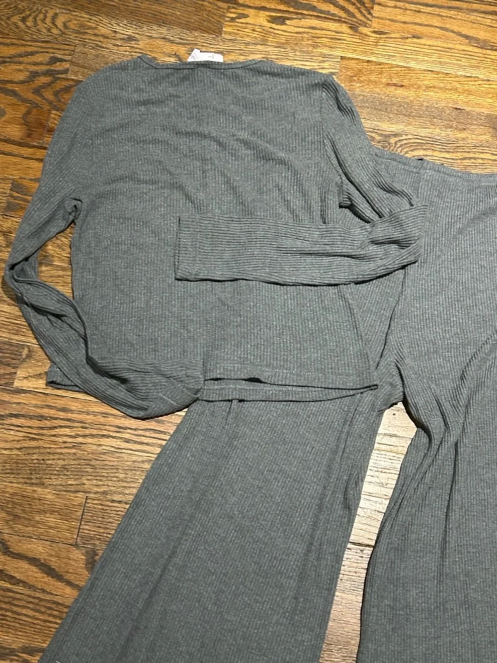 Ribbed Wide-Leg Lounge Pants & Top Set - Gray - Picture 6 of 6
